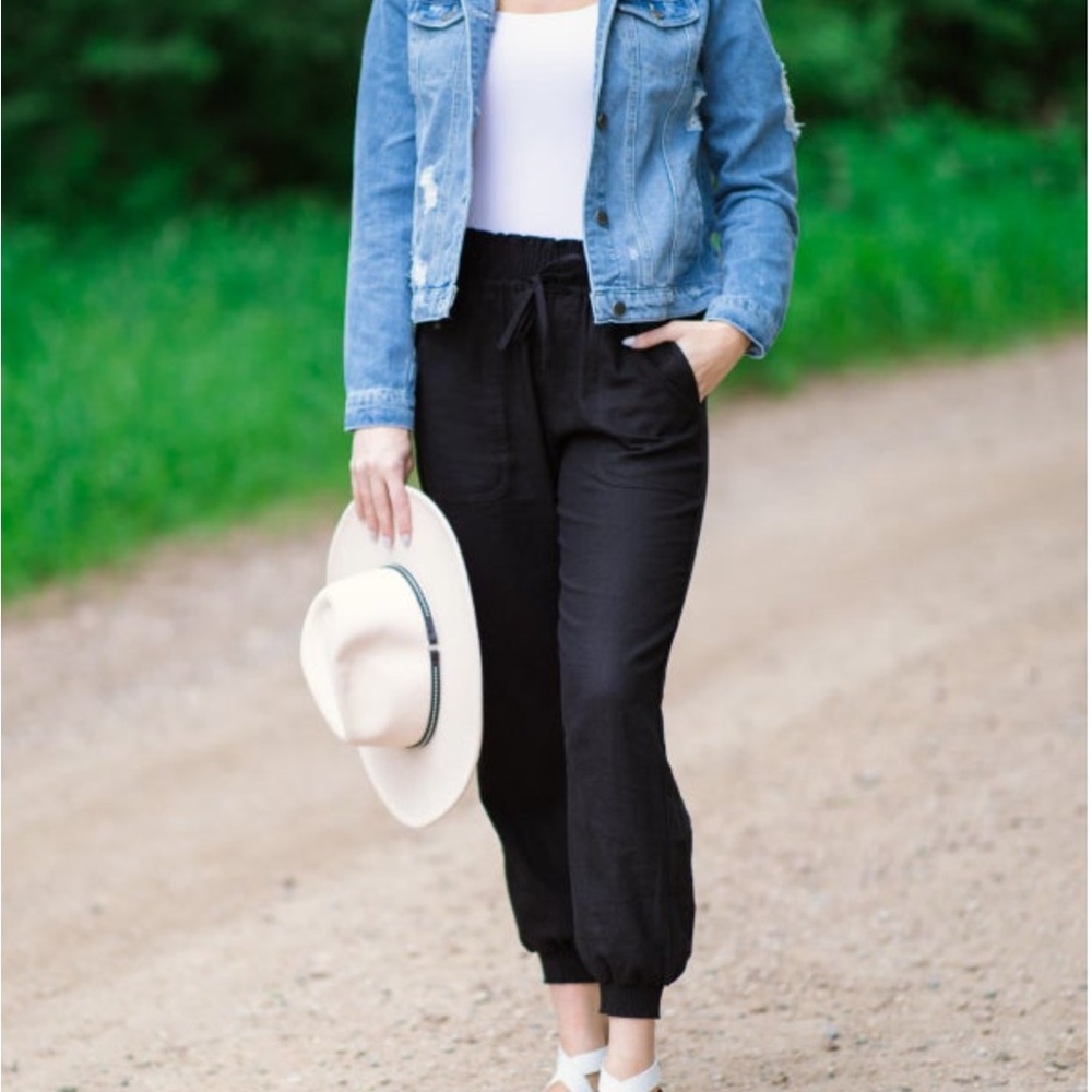 Love Tree Black Smocked Waist Jogger Pants